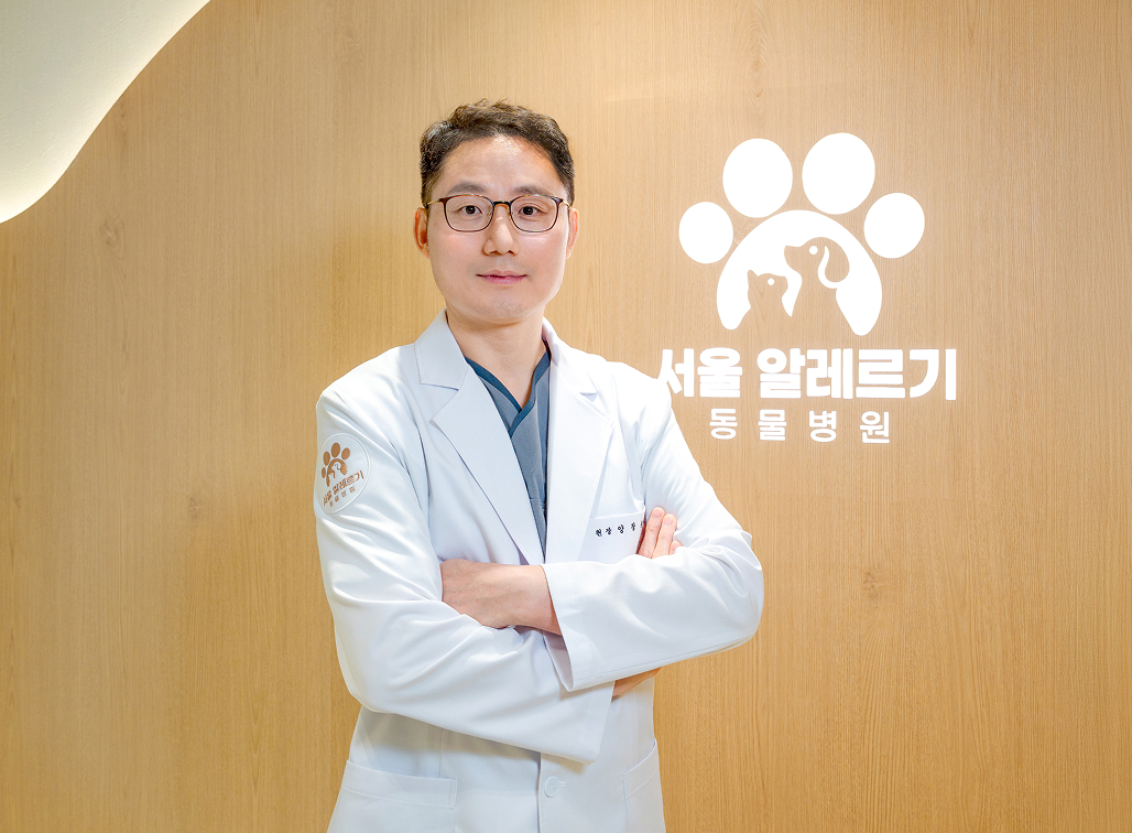 양창윤 원장 진료 모습