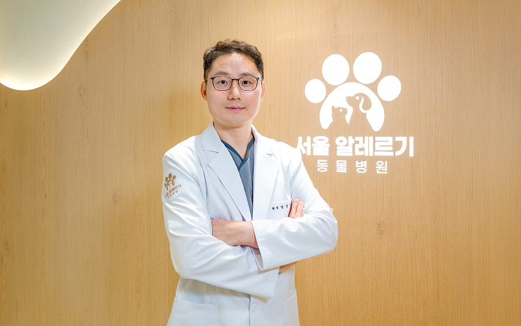 양창윤 원장 진료 모습